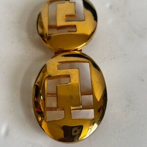 Elegant Gold Oval Belt Buckle